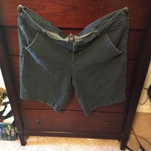 Torrid jeans short size 26